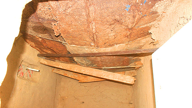 سقف منزل العم عوض ماطر سقف منزل العم عوض ماطر