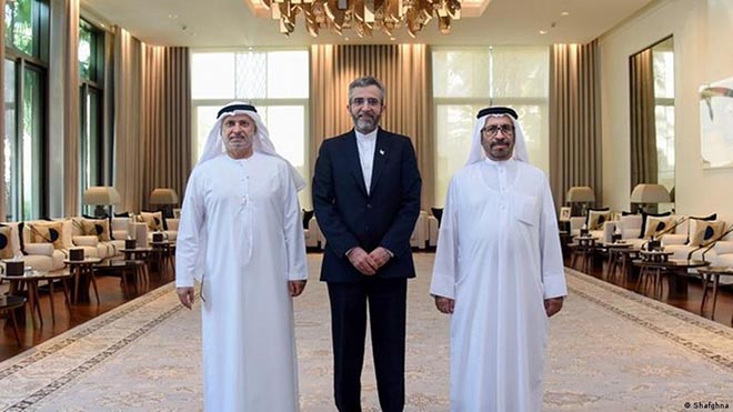 من لقاء لقاء نائب وزير الخارجية الإيراني علي باقري كني، بمسؤولين إماراتيين في دبي من لقاء لقاء نائب وزير الخارجية الإيراني علي باقري كني، بمسؤولين إماراتيين في دبي