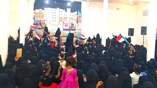 جانب من الحضور النسوي جانب من الحضور النسوي