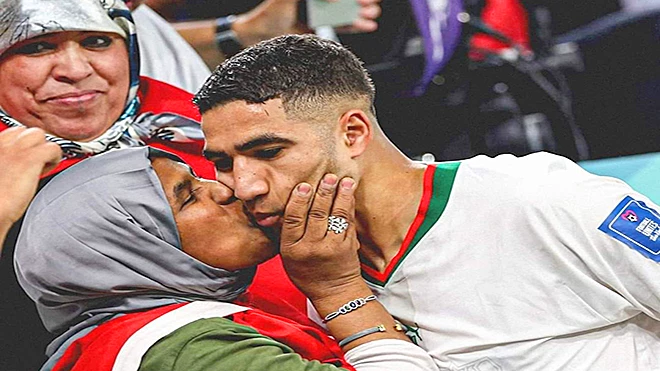 ​الركراكي: علينا تقبيل رأس أشرف حكيمي