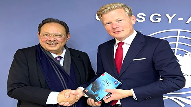 الرئيس الجنوبي الأسبق علي ناصر مع المبعوث الأممي الخاص إلى اليمن هانس جروندبرج الرئيس الجنوبي الأسبق علي ناصر مع المبعوث الأممي الخاص إلى اليمن هانس جروندبرج