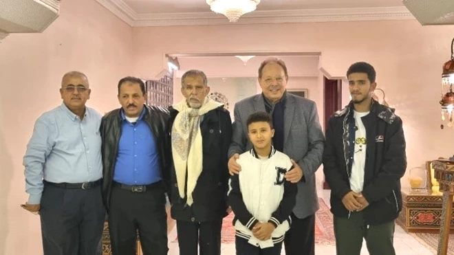 علي ناصر محمد يلتقي د. محمد عوض السعدي علي ناصر محمد يلتقي د. محمد عوض السعدي