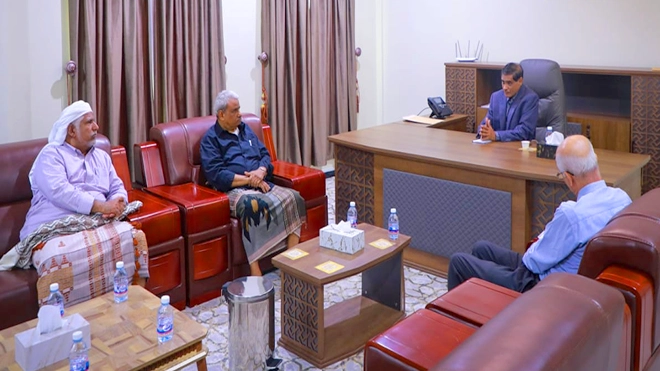اللواء فرج البحسني خلال لقاء أمس النائب الأول لمؤتمر حضرموت الجامع اللواء فرج البحسني خلال لقاء أمس النائب الأول لمؤتمر حضرموت الجامع