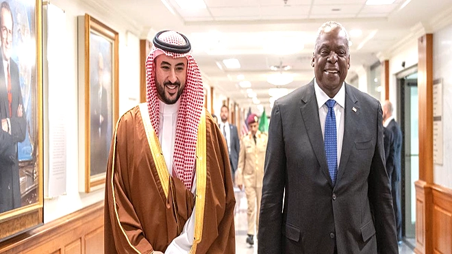 وزير الدفاع السعودي مع نظيره الأمريكي وزير الدفاع السعودي مع نظيره الأمريكي