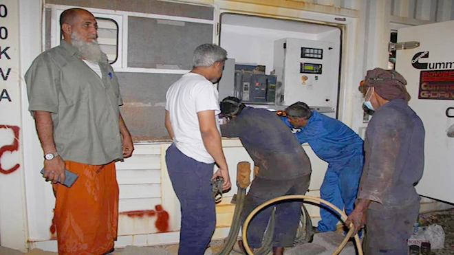 محلي المهرة يطّلع على جهود إعادة الخدمات وتطبيع الأوضاع بحصوين