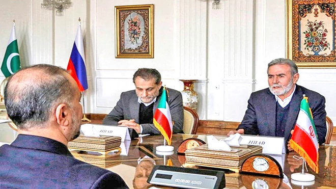 خامنئي عرض على هنية الانتقال إلى طهران
