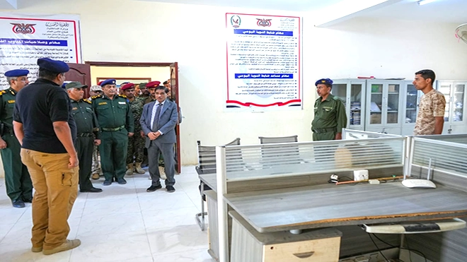 اللواء البحسني يتفقد قيادة خفر السواحل وإدارة أمن ساحل حضرموت اللواء البحسني يتفقد قيادة خفر السواحل وإدارة أمن ساحل حضرموت