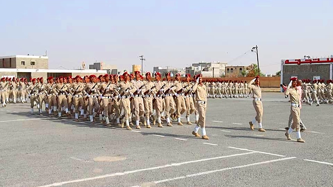 ​وزير الدفاع يدشن المرحلة الثانية من العام التدريبي في الكلية الحربية