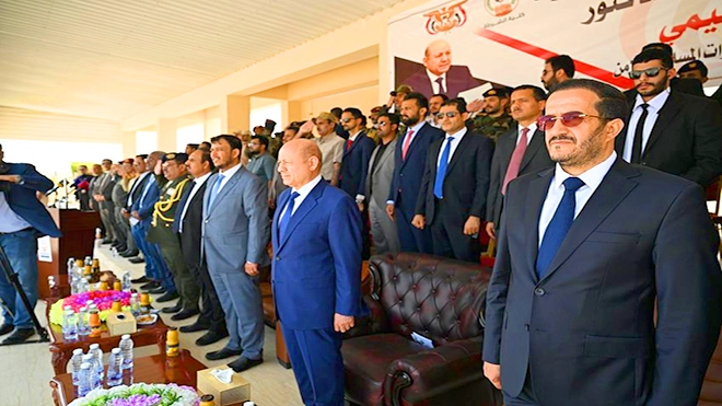 رئيس مجلس القيادة يزور كلية الشرطة بحضرموت
