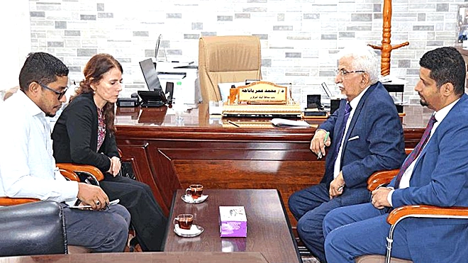 نائب محافظ البنك المركزي خلال لقائه مبعوثة النرويج بعدن