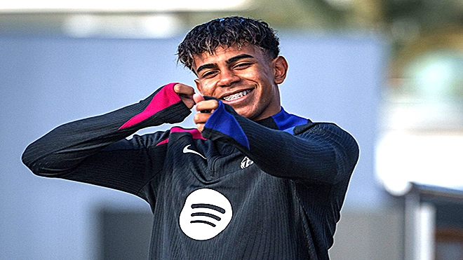 برشلونة يقاطع حفل «الفتى الذهبي»