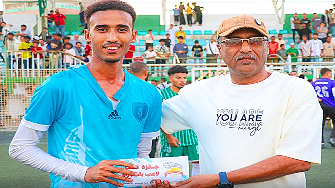 جائزة أفضل لاعب في اللقاء أنور حسين فرحان جائزة أفضل لاعب في اللقاء أنور حسين فرحان