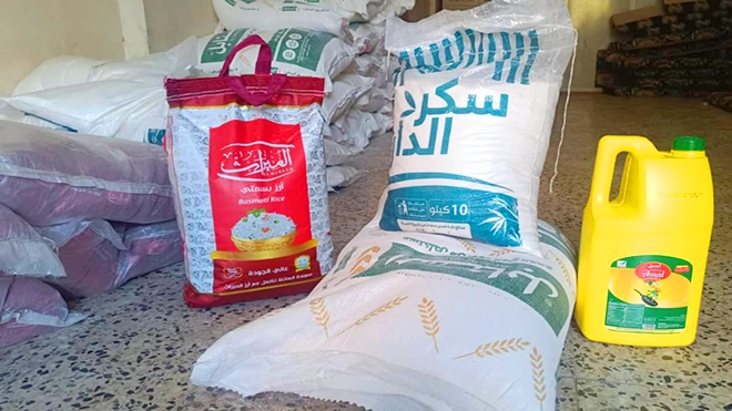 توزيع 1300 سلة غذائية ومساعدات نقدية بعدن ولحج