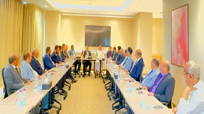 تكتل الأحزاب يناقش مع سفير مجلس التعاون مستجدات الأوضاع السياسية باليمن