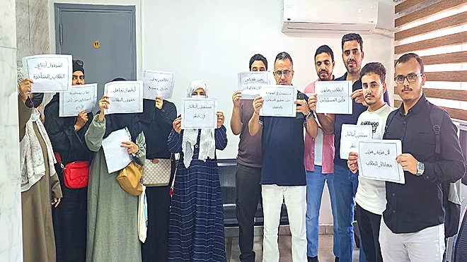 ​الطلاب اليمنيين المبتعثين ينددون بتجاهل الحكومة في صرف مستحقاتهم المتأخرة