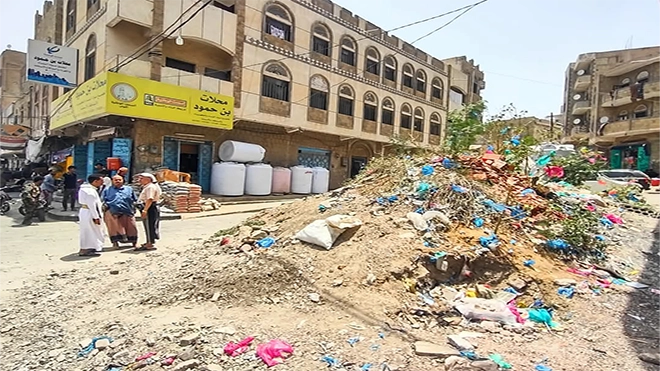 تعز.. توجيه برفع مخلفات الأتربة وفتح مدخل حي الروضة المغلق منذ 10 سنوات