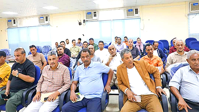 جانب من الحضور في الندوة