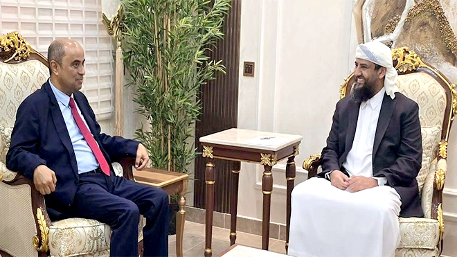 ​المحرّمي يبحث مع رئيس الوزراء الأوضاع الاقتصادية وتحسين الخدمات