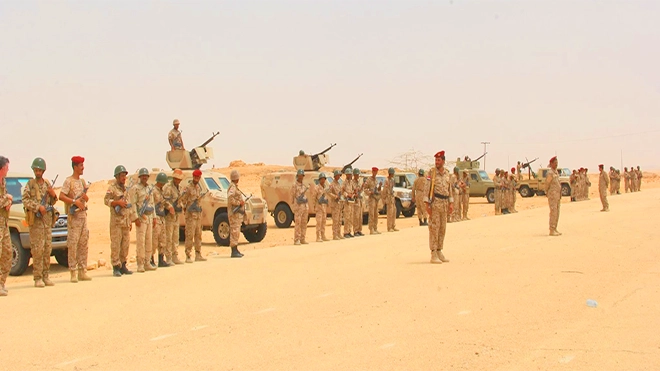 "العسكرية الأولى" تعزز بقوات ضخمة إلى صحراء حضرموت