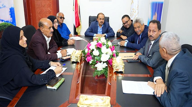 الإرياني يرأس اجتماعاً للجنة التصنيف السياحي بعدن