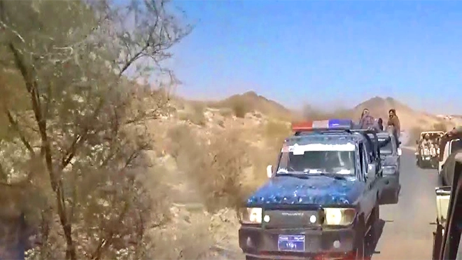 ​لليوم الرابع على التوالي.. قوات الحوثي تحاصر حي الحفرة برداع