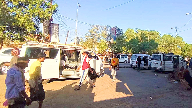 3 جبايات يدفعها سائقو الأجرة في الرحلة الواحدة بين لحج وعدن
