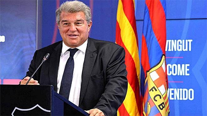 جوان لابورتا رئيس نادي برشلونة الإسباني