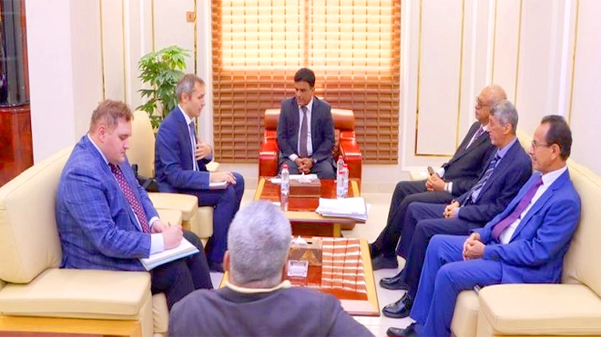 وزير النفط يبحث مع البعثة الروسية سبل تعزيز العلاقات الاقتصادية والتحضير لاجتماع اللجنة المشتركة