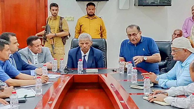 محافظ لحج: الإجراءات الاقتصادية الحكومية الأخيرة هزت عرش الحوثيين
