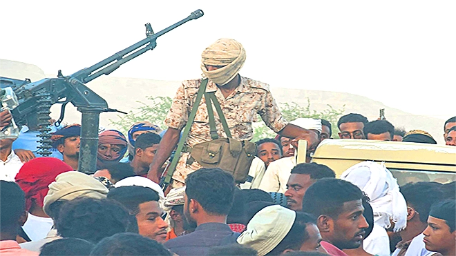 ​الزُبيدي يوجه اللجنة الأمنية بوادي حضرموت بحماية المحتجين السلميين