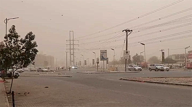 مدير التنبؤات الجوية يوضح عبر "الأيام" أسباب تكوُّن العواصف الترابية بعدن