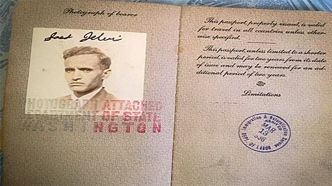 جواز سفر قديم يعود لمهاجر أميركي من أصول يمنية، صدر عام 1936 (الحرة)