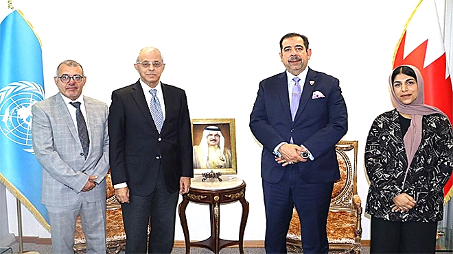 نائب وزير الخارجية مع المندوب البحريني نائب وزير الخارجية مع المندوب البحريني