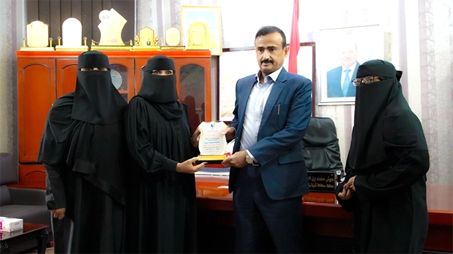 محافظ شبوة يؤكد دعمه للمبادرات النسوية