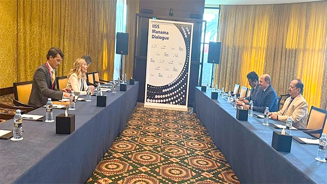وزير الخارجية يشيد بالمواقف السويسرية الداعمة لليمن