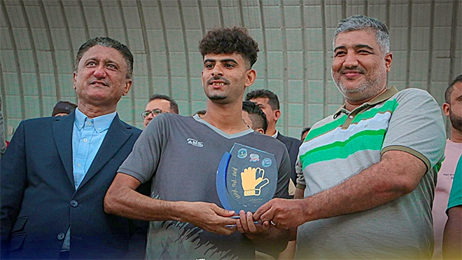 حارس الروضة وليد صالح جائزة الأفضل في البطولة