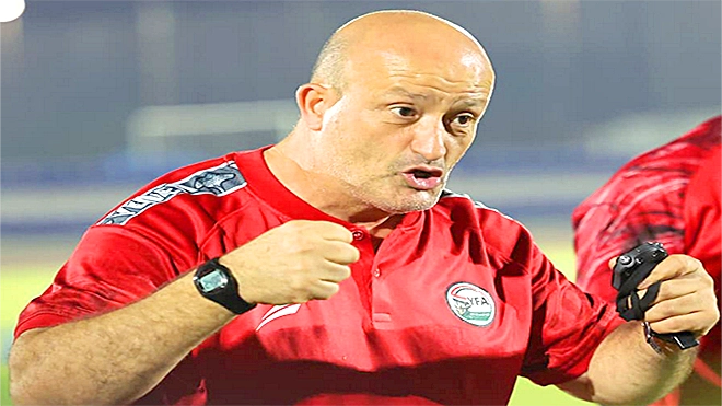المدير الفني لمنتخب اليمن الجزائري نورالدين ولد علي