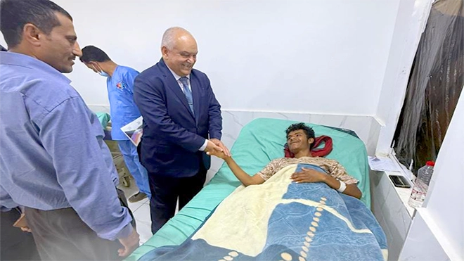 الوالي يزور جرحى معركة تحرير حضرموت ويشيد بتضحيات أبطال القوات المسلحة الجنوبية