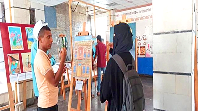 معرض فني في كلية الآداب بجامعة عدن