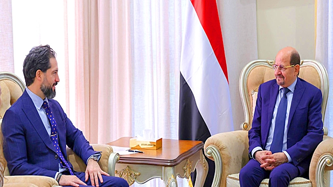د. شائع الزنداني مع القائم بأعمال السفير الأمريكي