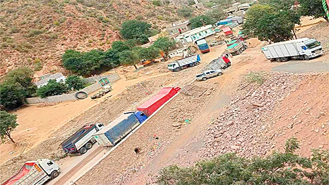​احتجاجات بالمقاطرة تطالب بسرعة فتح طريق هيجة العبد