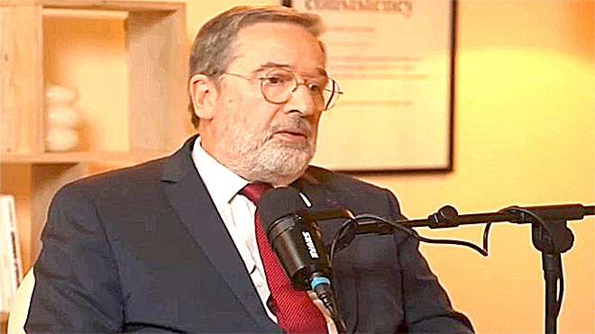 خبير فرنسي في القانون الدولي وصياغة الدساتير - فرانسوا فريسون روش