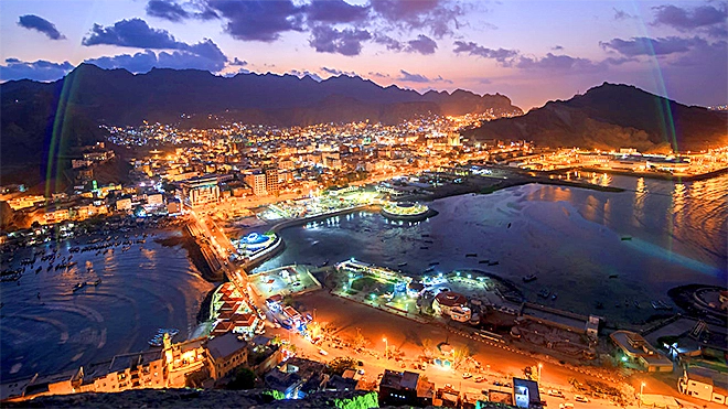 وجاهات وشخصيات عدنية تطلق مبادرة لتمكين العدنيين من استحقاقاتهم