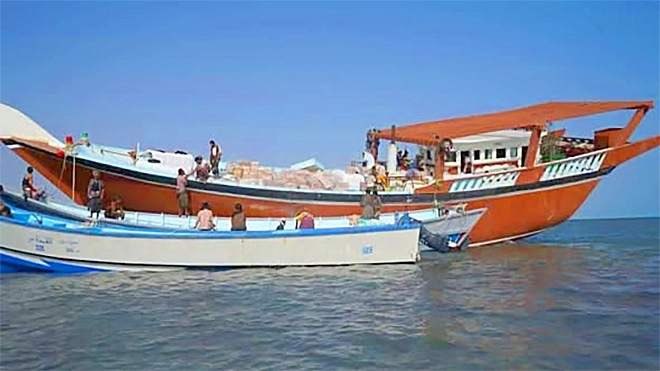 قوات العمالقة الجنوبية تضبط قارب تهريب قادم من ميناء إيراني «صور»