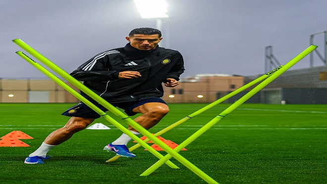 بعد رحلة تعافي في مدريد.. متى يعود رونالدو لقيادة هجوم النصر؟