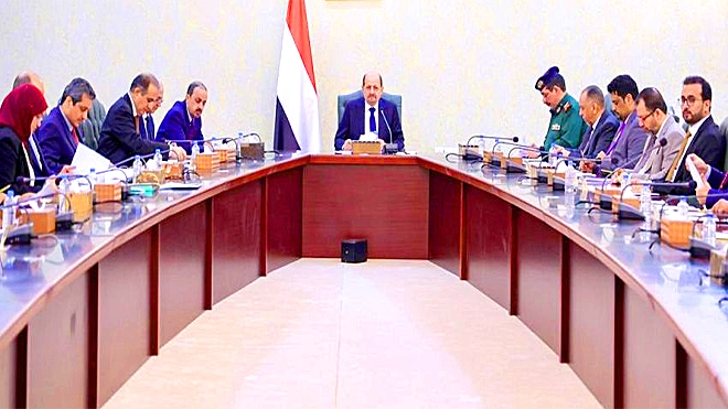 عدن.. الحكومة تقر إصلاحات مالية بشأن صرف مرتبات الموظفين