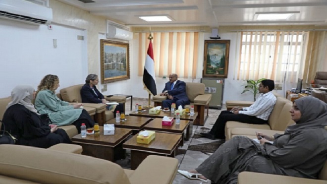 المعبقي يبحث مع السفيرة الهولندية دعم البنك المركزي