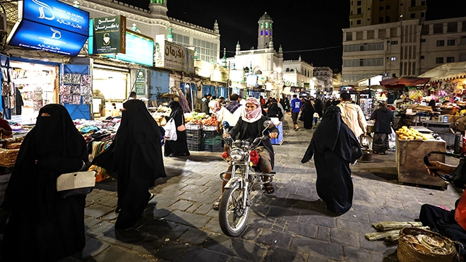 الحكومة تدرس خريطة طريق للخروج من أزمة تراجع الإيرادات