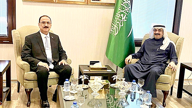 سفير اليمن عميد السلك الدبلوماسي بتونس عبدالناصر باحبيب مع نظيره السعودي