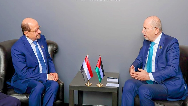 رئيس الوزراء مع نائب رئيس الوزراء وزير الخارجية الأردني رئيس الوزراء مع نائب رئيس الوزراء وزير الخارجية الأردني